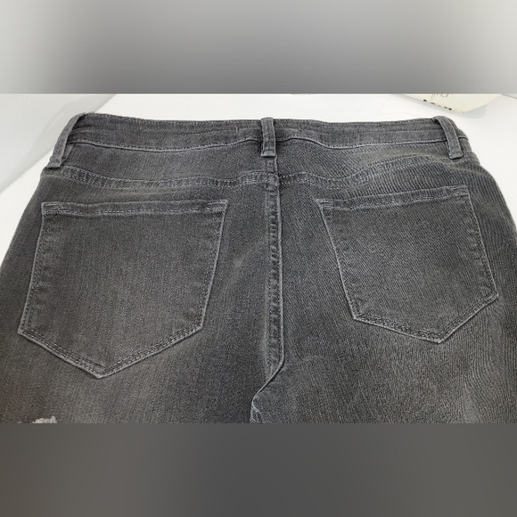 Free People Light Black Fray Raw Hem Skinny Jeans NWOT - Picture 7 of 8